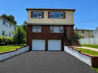 441 W 1st Ave, Roselle, NJ 07203