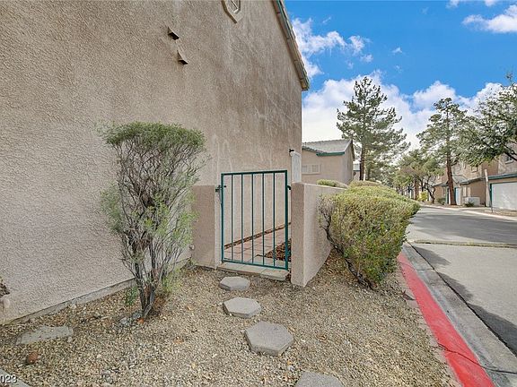 3rd image of 5621 Lago Ct #0