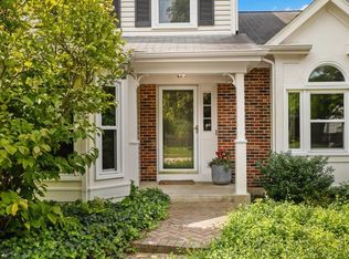 25 Newfield Dr, Buffalo Grove, IL 60089