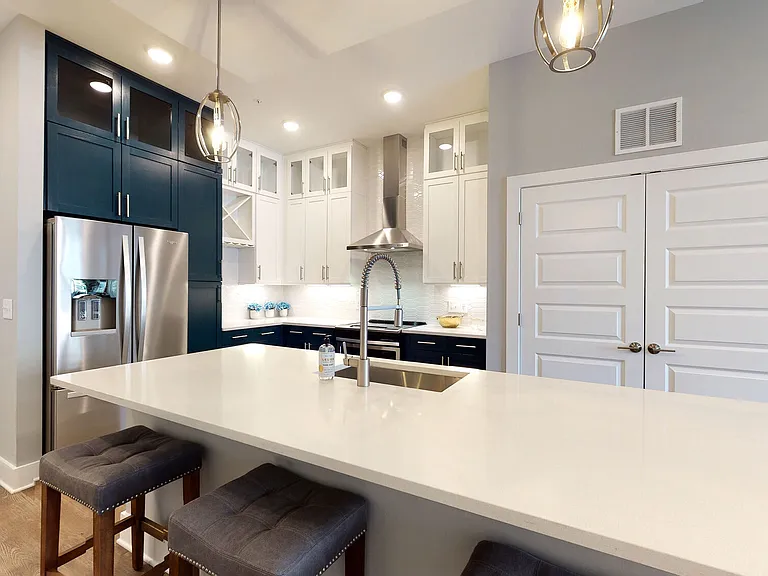 2550 Blackmon Dr — Photo 3