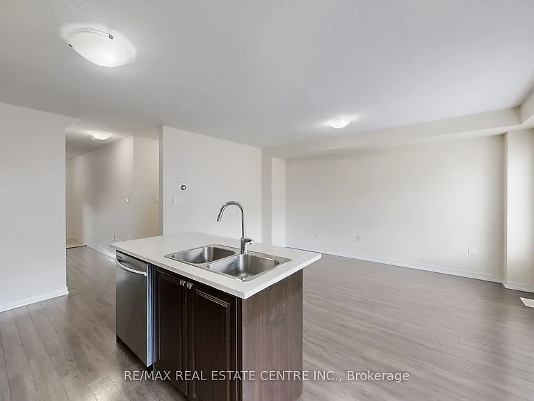 80 Scarletwood St — Photo 11