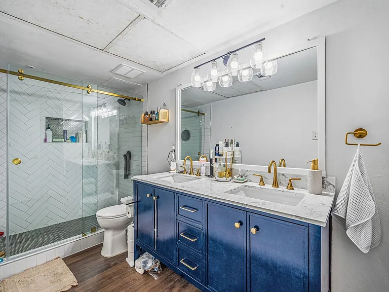 359 N Post Oak Ln #219 — Photo 22