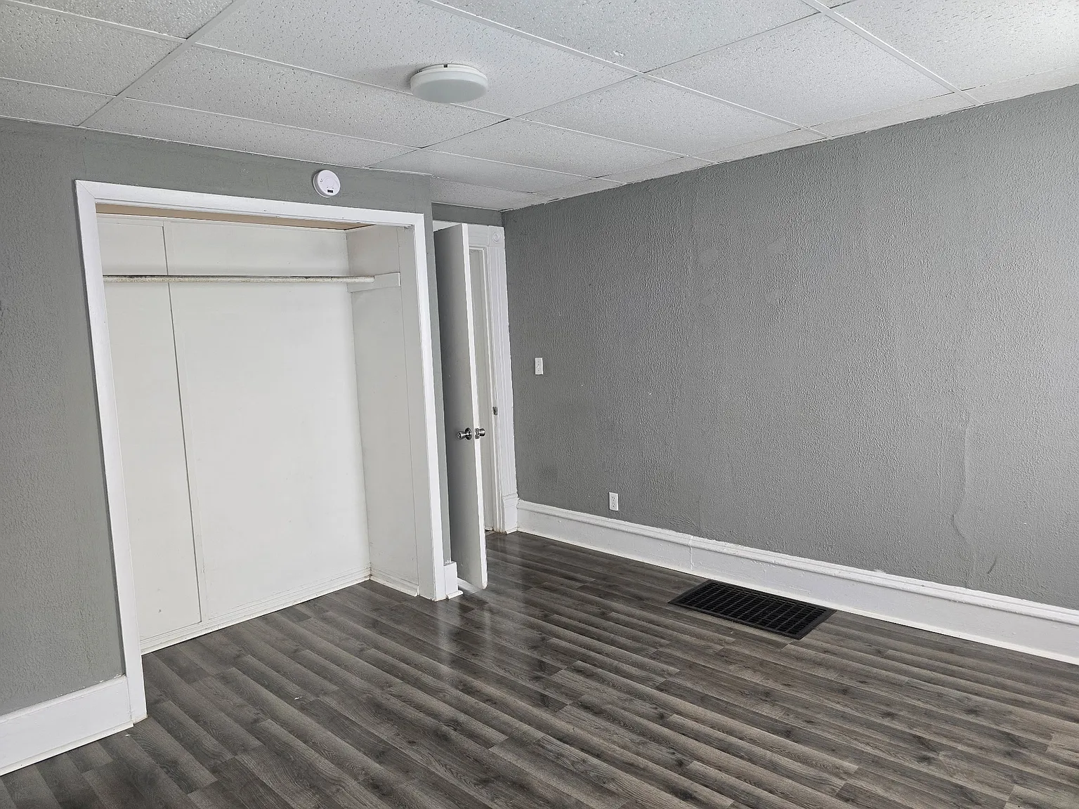 1503 W Millman — Photo 3