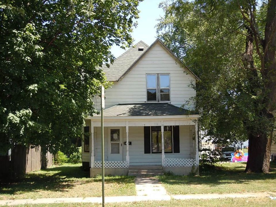 2nd image of 806 Siegel St