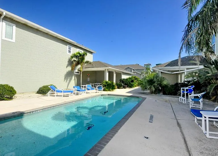 14901 Windward Dr #802 — Photo 34