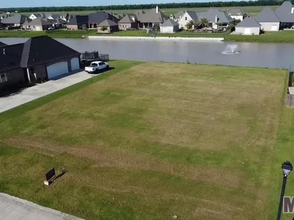 2688 Lake Perique Dr, Paulina, LA 70763