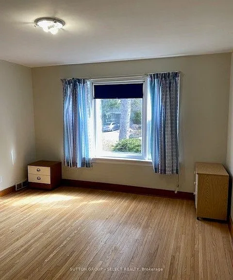 372 Cedar Ave — Photo 4