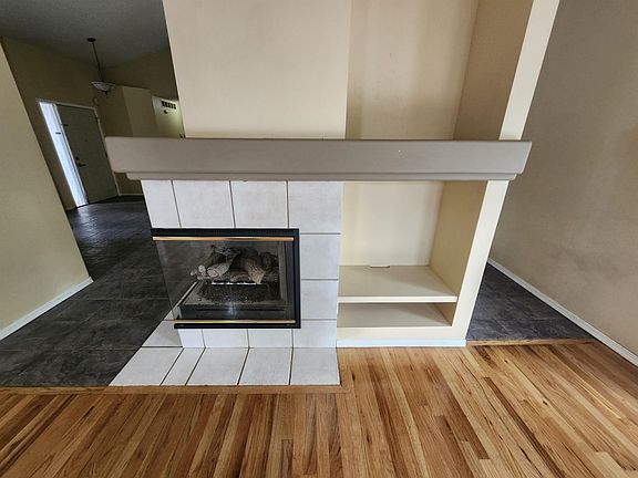 4th image of 2211 S Glenhurst Ct