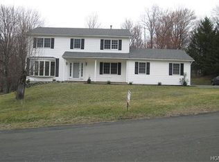 5 Hoover Dr, Middletown, NY 10940