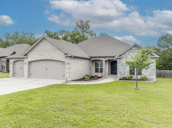 66 Oakbrooke Dr, Sherwood, AR 72120