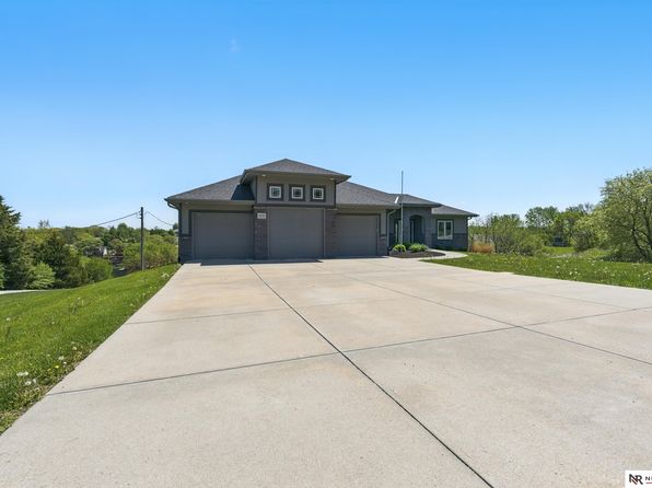 8605 Emerson Rd, Plattsmouth, NE 68048