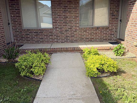 3rd image of 4039 S Fort Ave