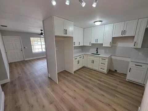 2 bed, 1.0 bath, 775 sqft, $2,200 — Photo 4