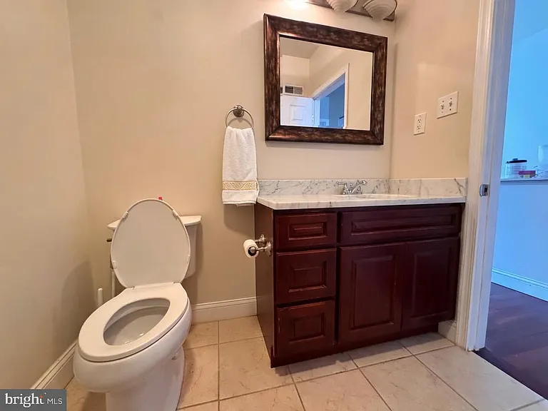 929 S 13th St #2 — Photo 9