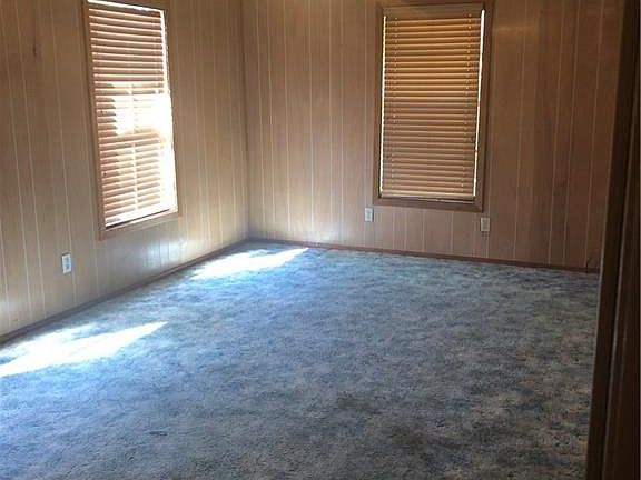 4th image of 5960 Wallace Ave