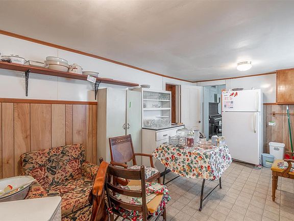 5th image of 603 Grand St