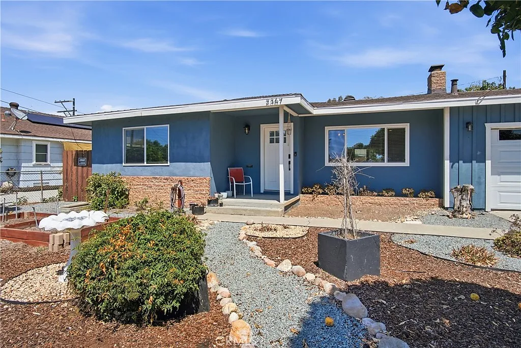 3 bed, 1767 sqft, $4,200 — Photo 2