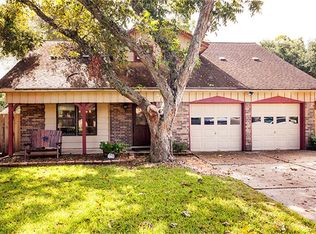 1009 Sunset Cir, League City, TX 77573