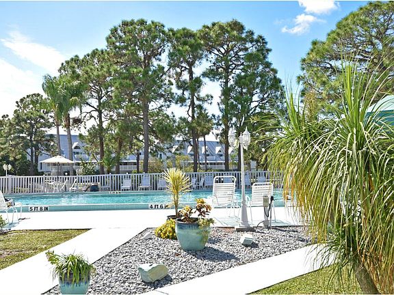 4th image of 9750 Fiddlers Green Cir #123