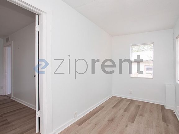 3rd image of 2184 W 45th St