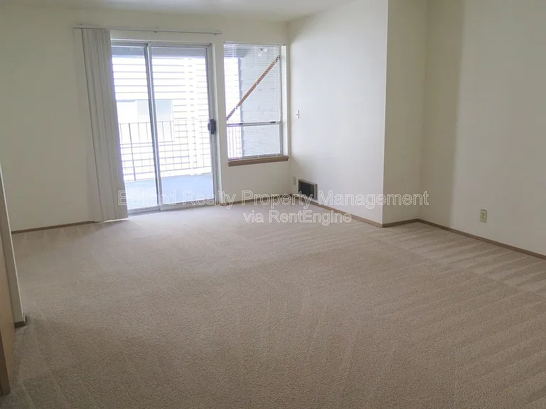3232 21st Ave W #102 — Photo 2
