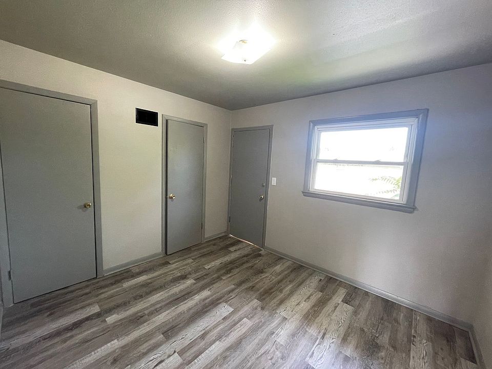 1st image of 6122 W Florist Ave #4