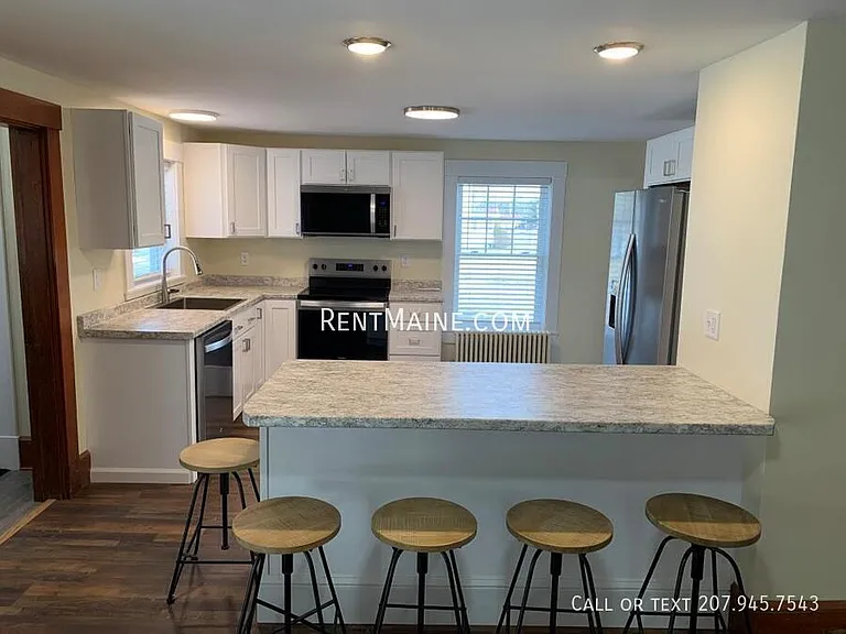 54 Western Ave — Photo 2