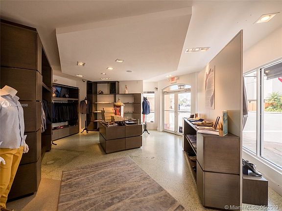 3rd image of 2725 Salzedo St
