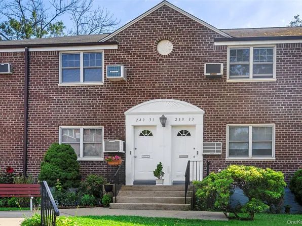 249-33 64th Avenue #1, Little Neck, NY 11362