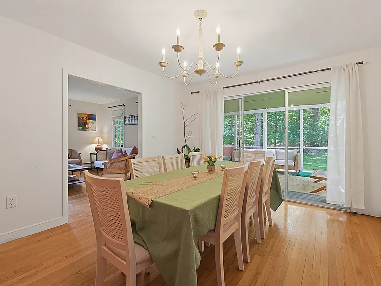 12 Carriage Dr — Photo 10