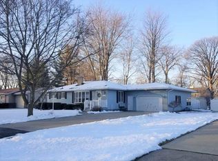 3830 S Hartford Dr, Saginaw, MI 48603