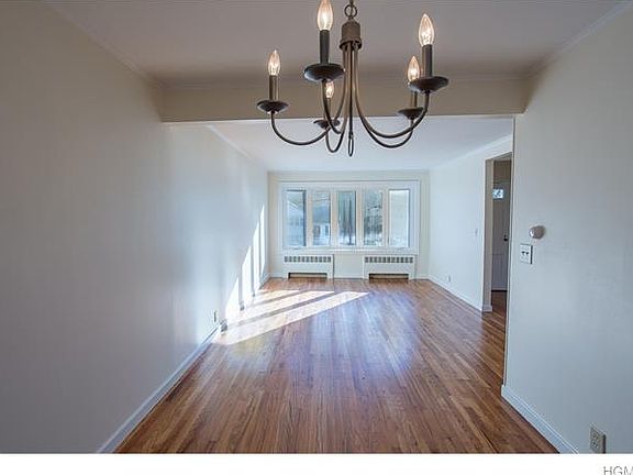 2nd image of 7 Oak Pl
