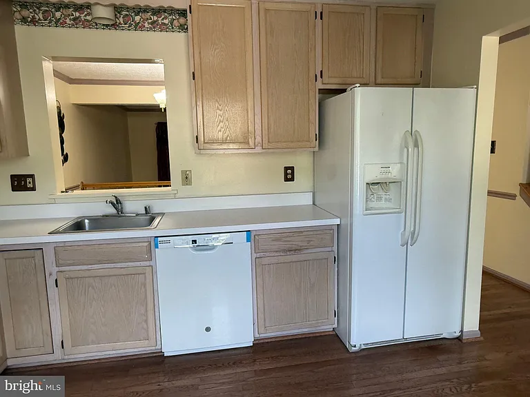 9324 Daly Ct — Photo 15