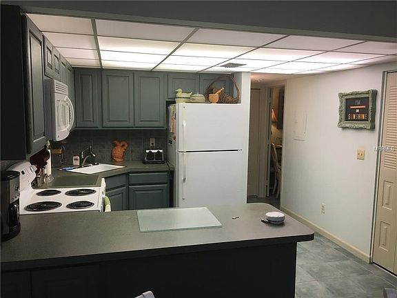 3rd image of 2300 Aaron St APT 215