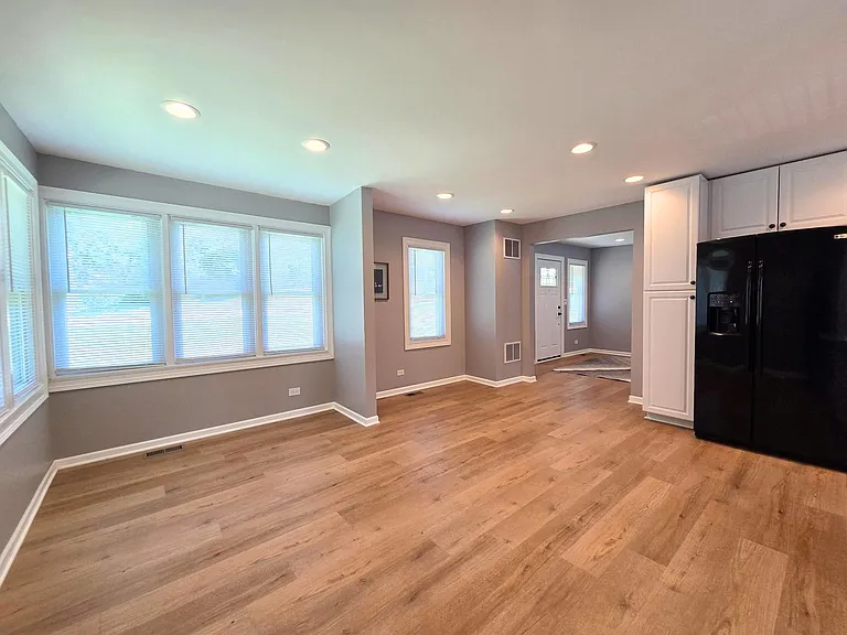 3823 E Wonder Lake Rd — Photo 7