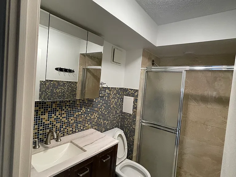 9731 N Fox Glen Dr #1M — Photo 13