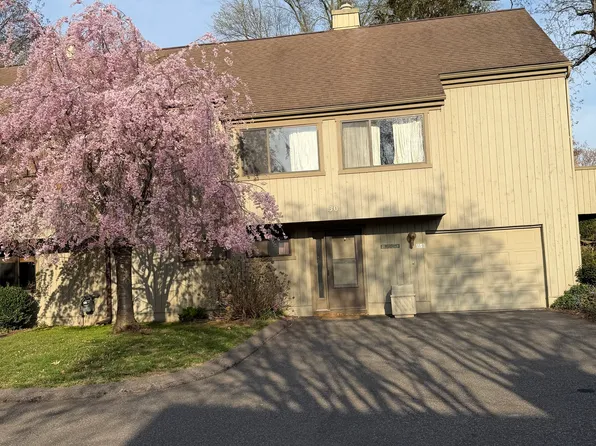 55 Black Hawk Lane #B, Stratford, CT 06614