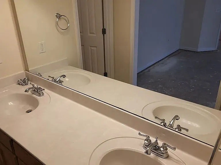 3411 Landmark Dr — Photo 5