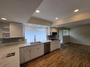 2942 Yellowtail Dr, Los Alamitos, CA 90720