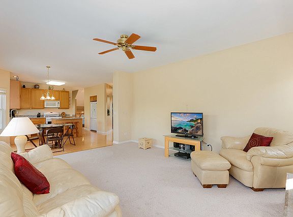 5th image of 3031 Banbury Ln