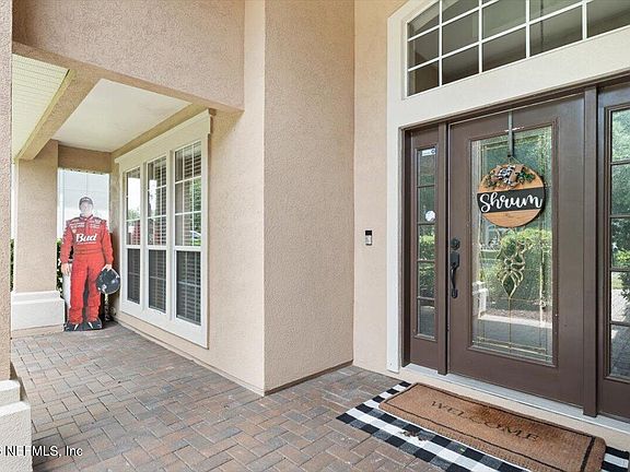 5th image of 584 CHESTWOOD CHASE Drive
