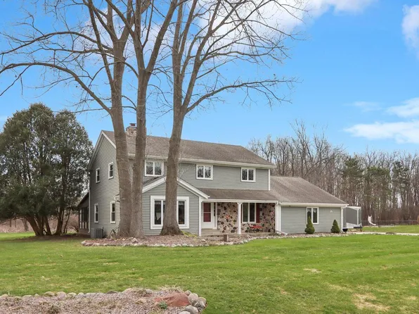 N61W29595 South Woodfield ROAD, Hartland, WI 53029