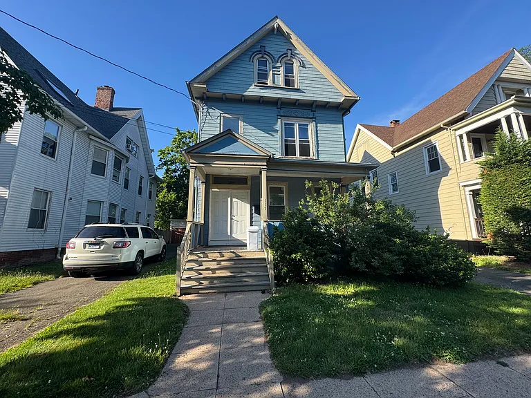 117 Maple St #117 — Photo 17