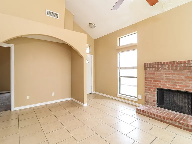 6721 Rhea Ridge Dr — Photo 3