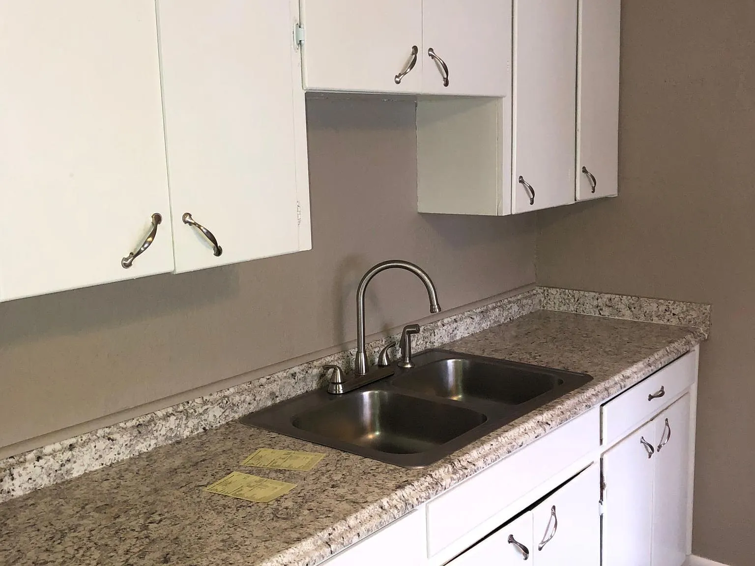 3 bed, 1111 sqft, $1,200 — Photo 3