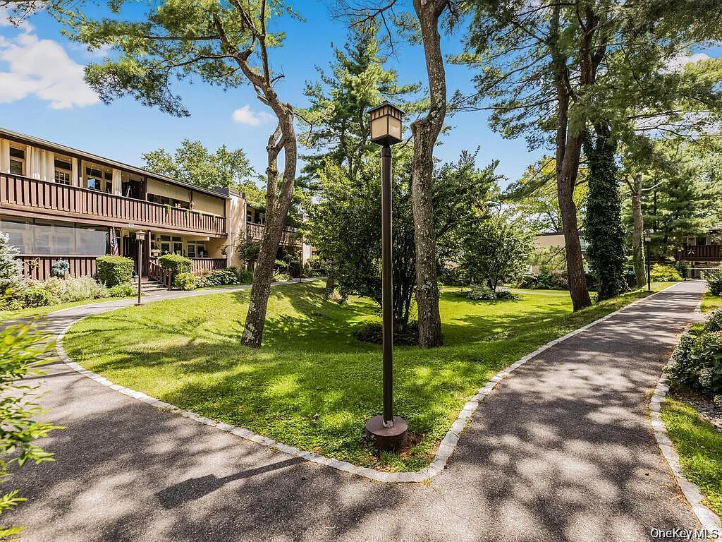 1 bed, 1.0 bath, 950 sqft, $3,200 — Photo 3