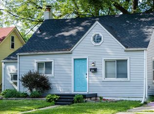 21801 Grand Lake St, Saint Clair Shores, MI 48080