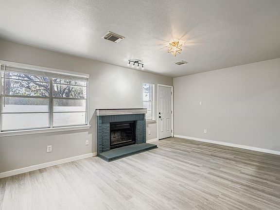 4th image of 1827 River Crossing Cir APT C