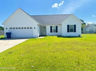 912 Gum Branch Ct, Havelock, NC 28532