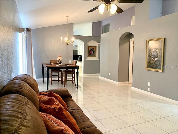 4th image of 10414 Hunters Haven Blvd